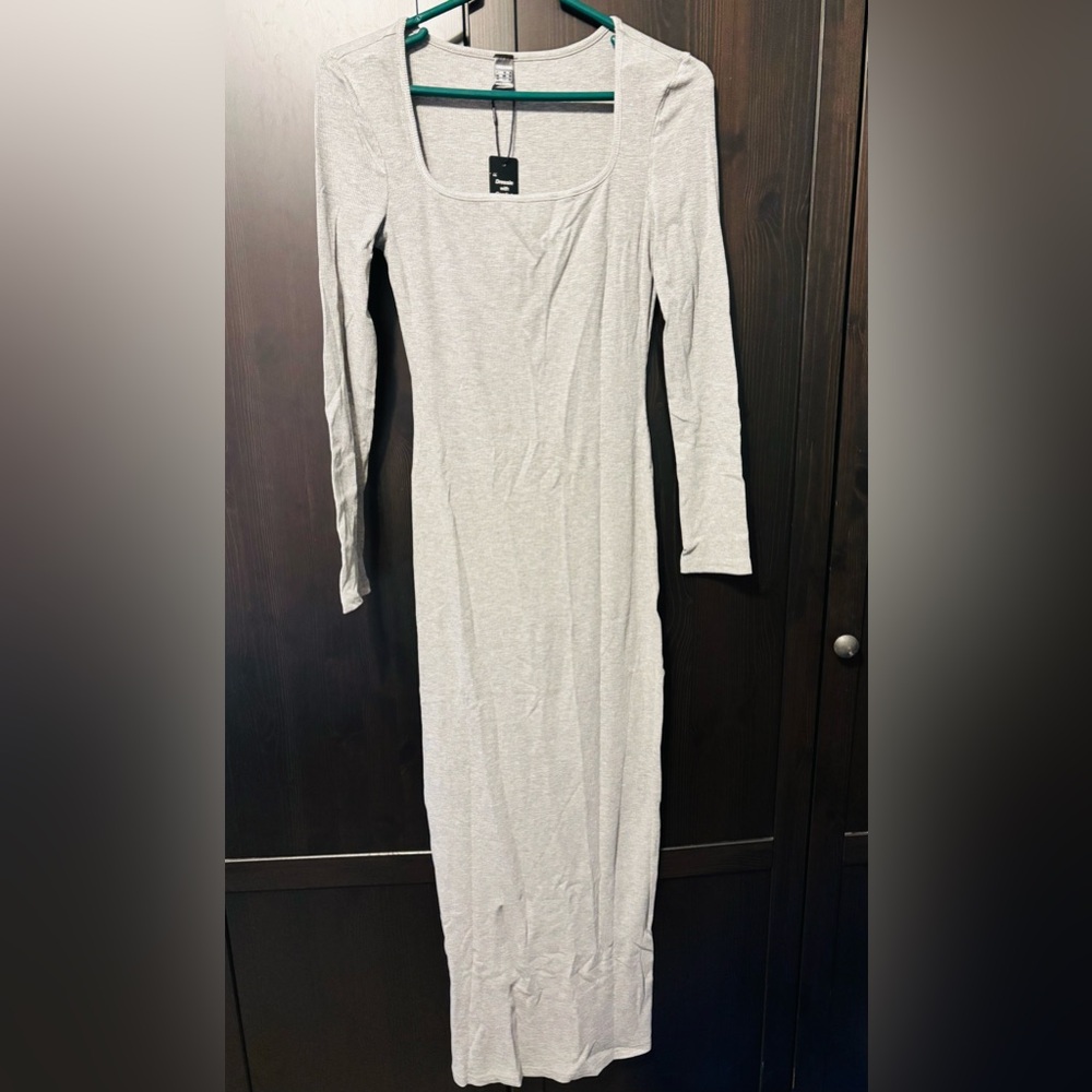 Dressin ribbed bodycon maxi gray dress